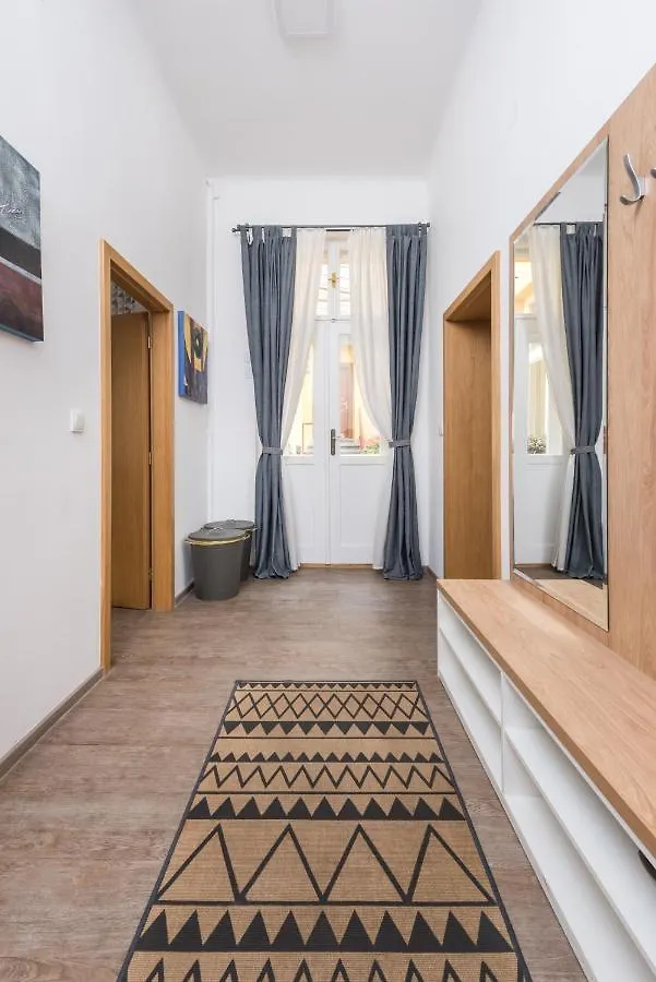 Wonderful Apartment Next To The Jerusalem Synagogue Prague